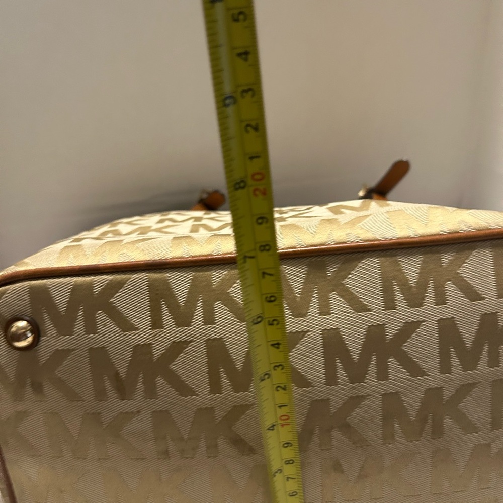 Michael Kors Tan and Brown Signature Tote - Picture 8 of 11
